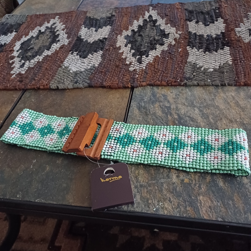 Karma Womens Beaded Stretch 28" To 36" Southwestern Design NWT belt With Wooded